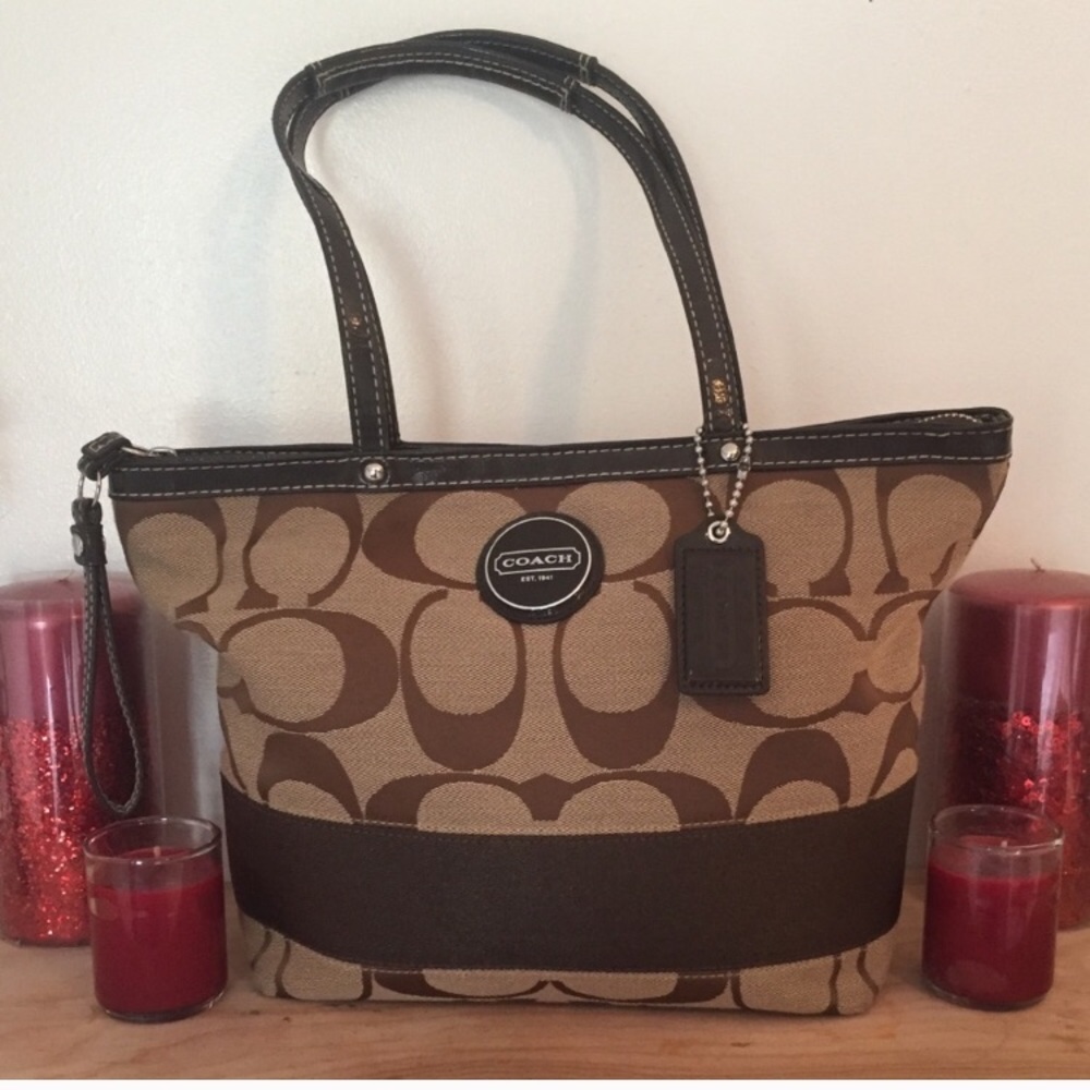 EUC*100% CLEAN brown Coach purse